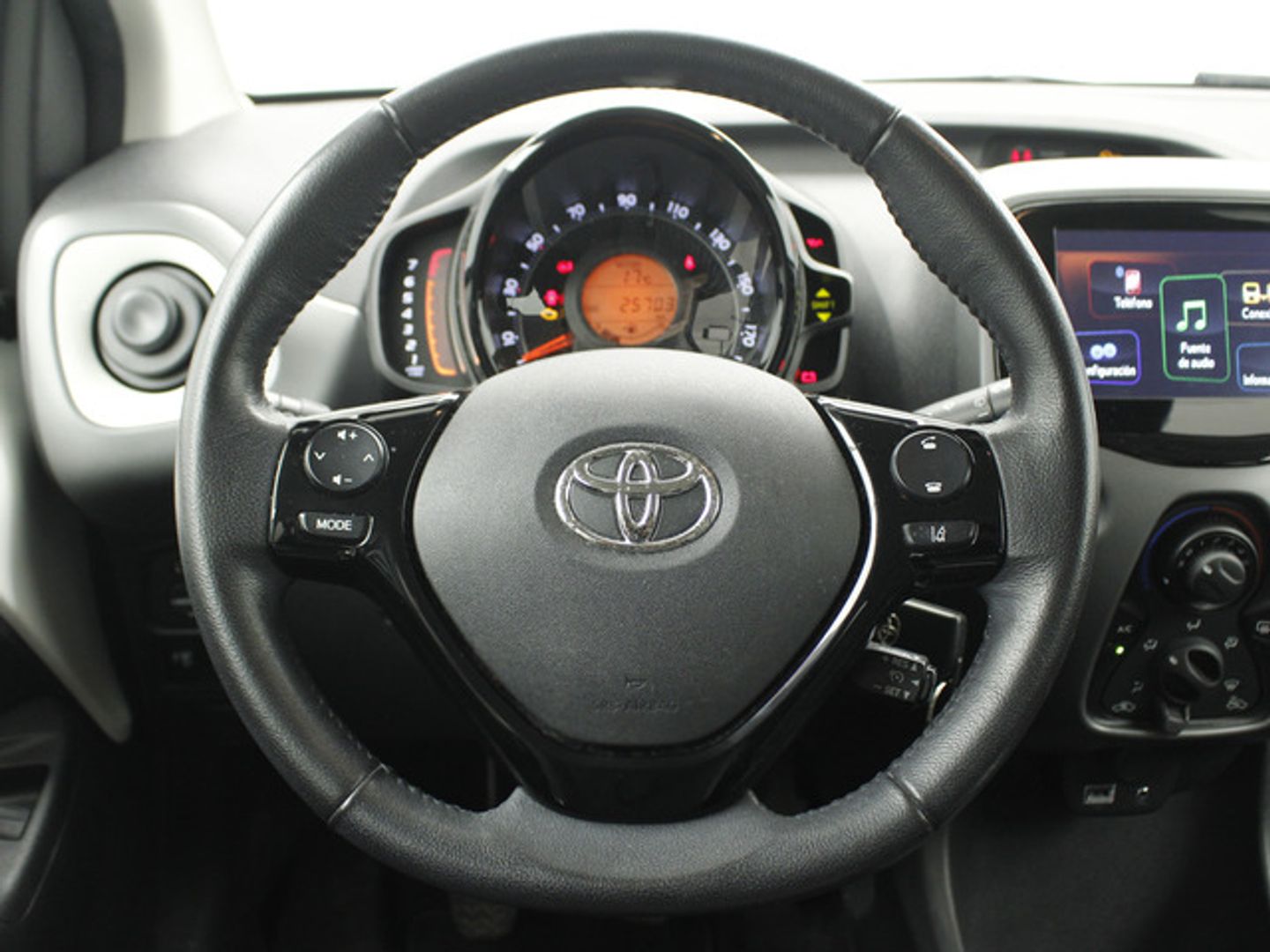 Toyota Aygo 1.0 70 x-play 53 kW (72 CV)