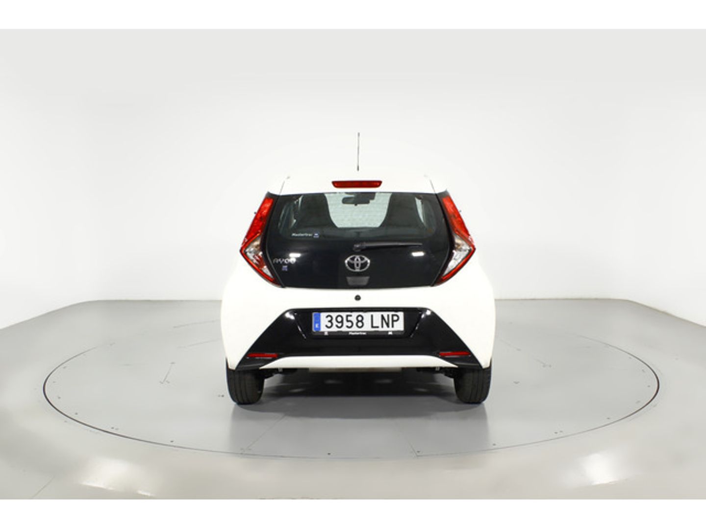 Toyota Aygo 1.0 70 x-play 53 kW (72 CV)