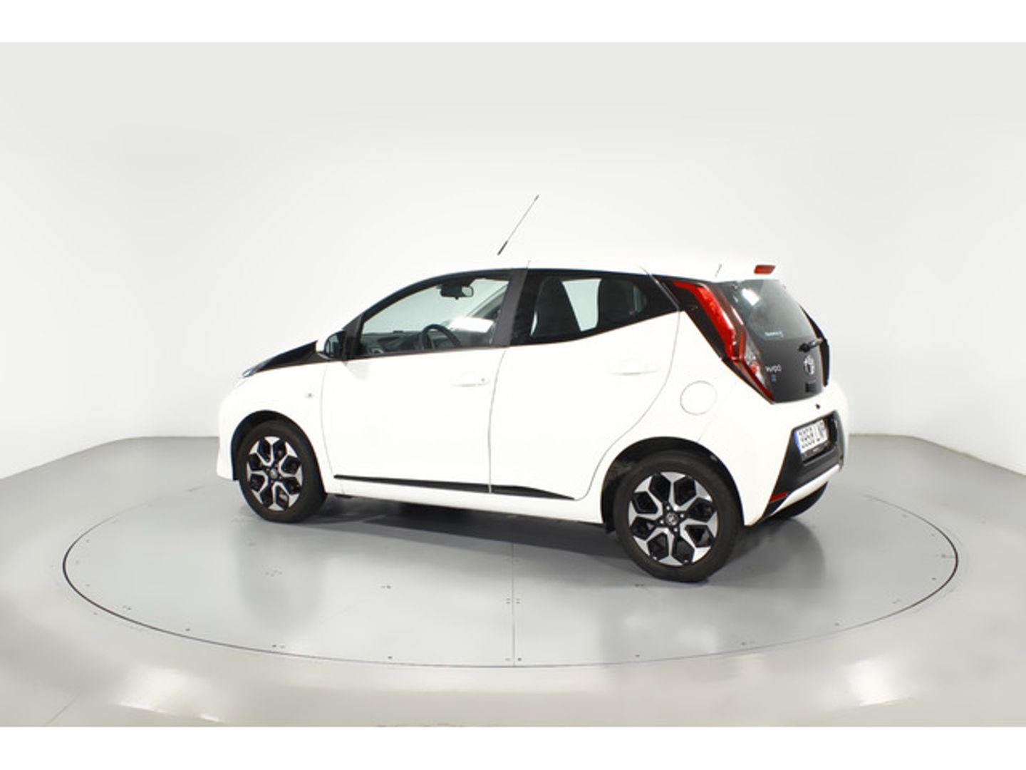 Toyota Aygo 1.0 70 x-play 53 kW (72 CV)