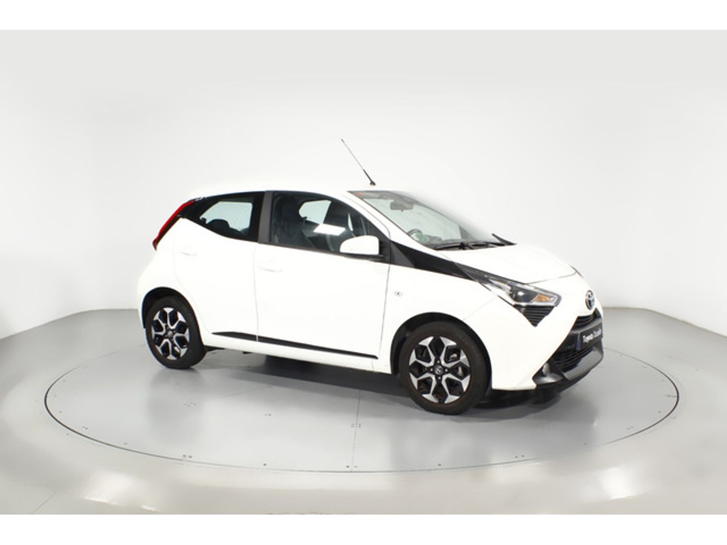 Toyota Aygo 1.0 70 x-play 53 kW (72 CV)