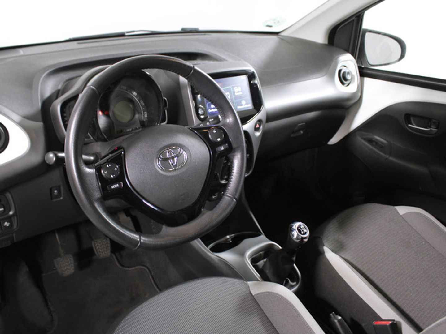 Toyota Aygo 1.0 70 x-play 53 kW (72 CV)