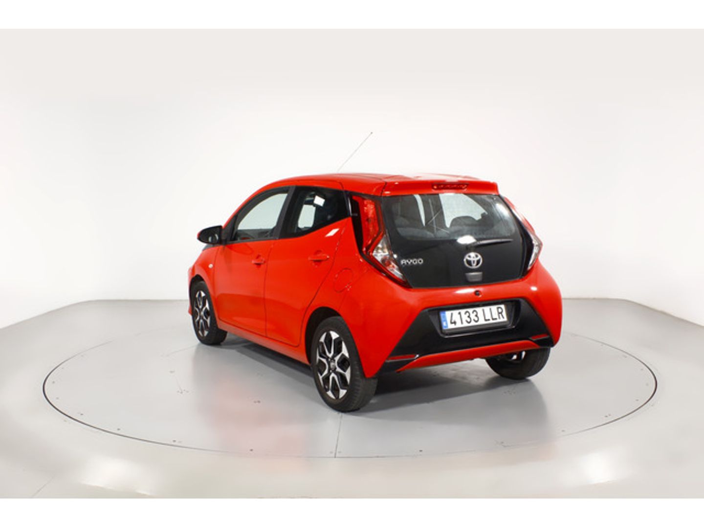 Toyota Aygo 1.0 70 x-play 53 kW (72 CV)