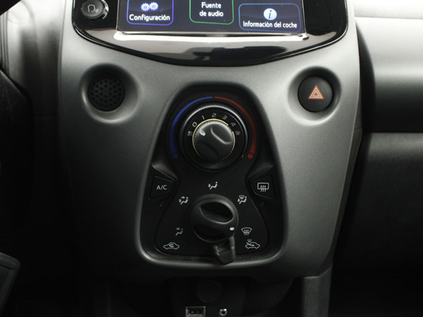 Toyota Aygo 1.0 70 x-play 53 kW (72 CV)