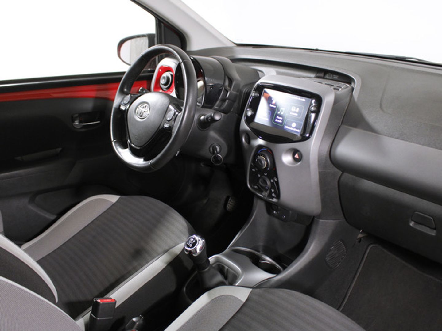 Toyota Aygo 1.0 70 x-play 53 kW (72 CV)