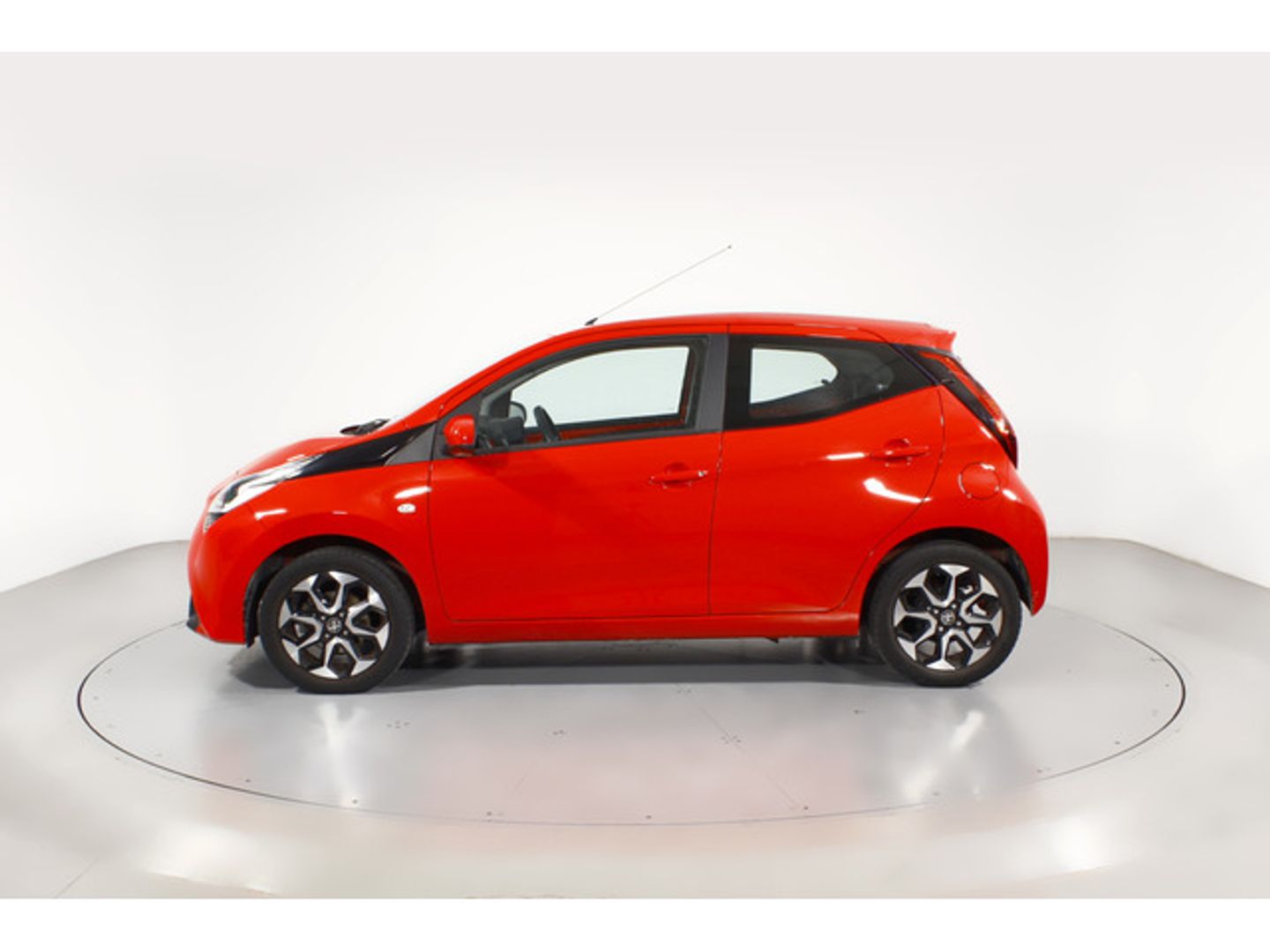 Toyota Aygo 1.0 70 x-play 53 kW (72 CV)