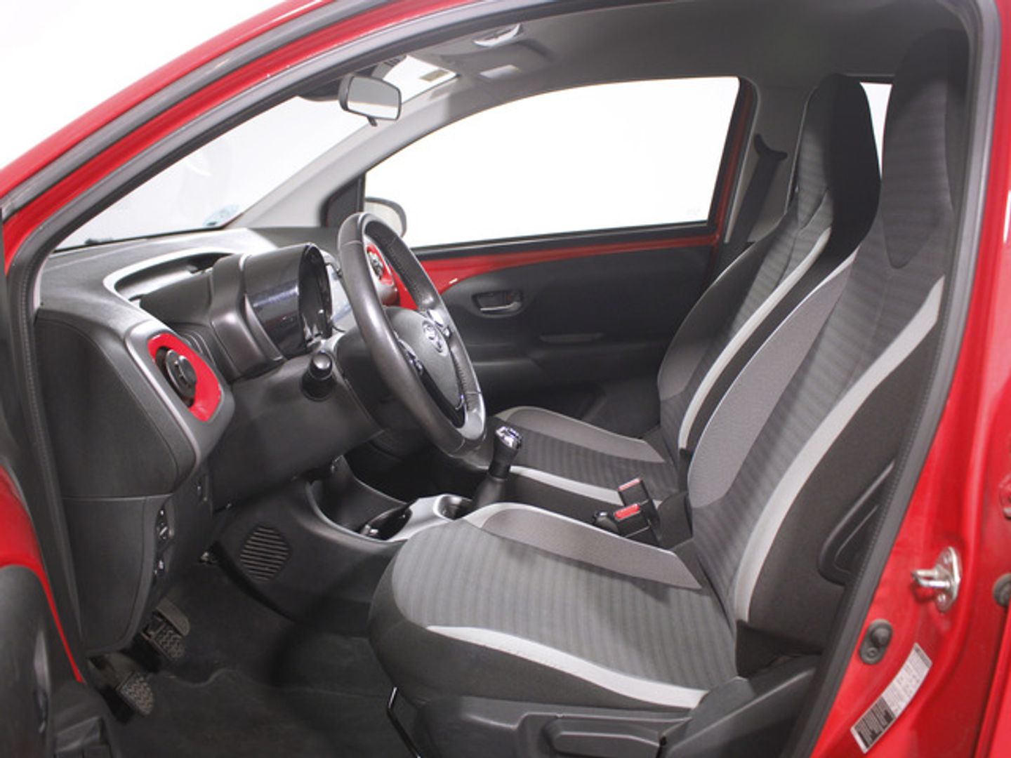 Toyota Aygo 1.0 70 x-play 53 kW (72 CV)