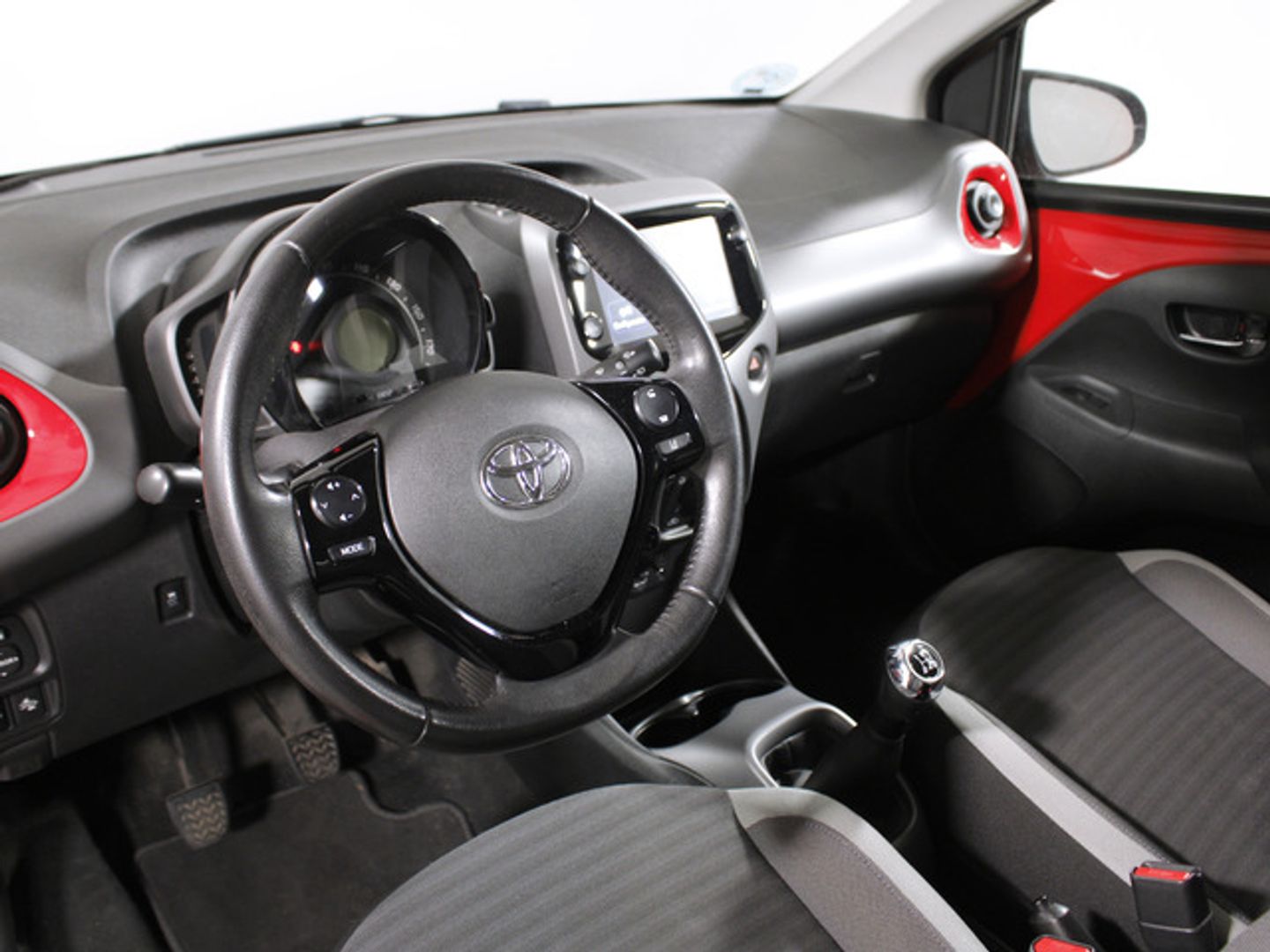 Toyota Aygo 1.0 70 x-play 53 kW (72 CV)