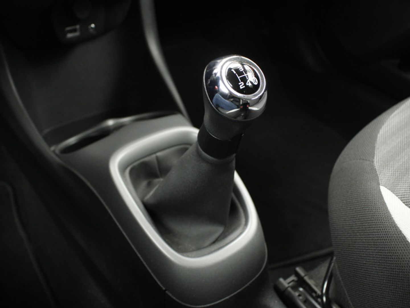 Toyota Aygo 1.0 70 x-play 53 kW (72 CV)