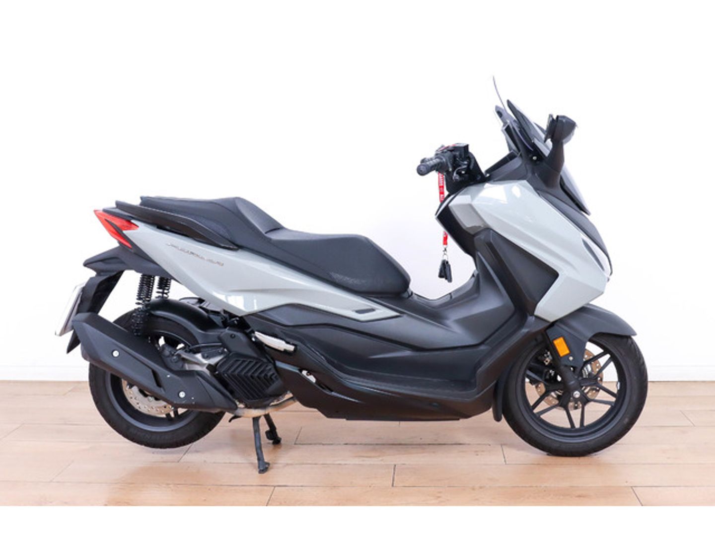 Honda Forza 125 Gris Motorcycle