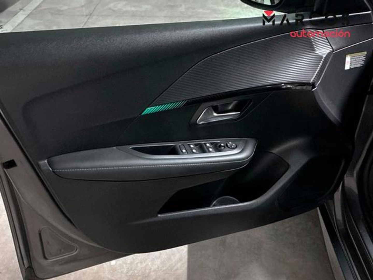 Peugeot 208 PureTech 100 Allure 75 kW (100 CV)