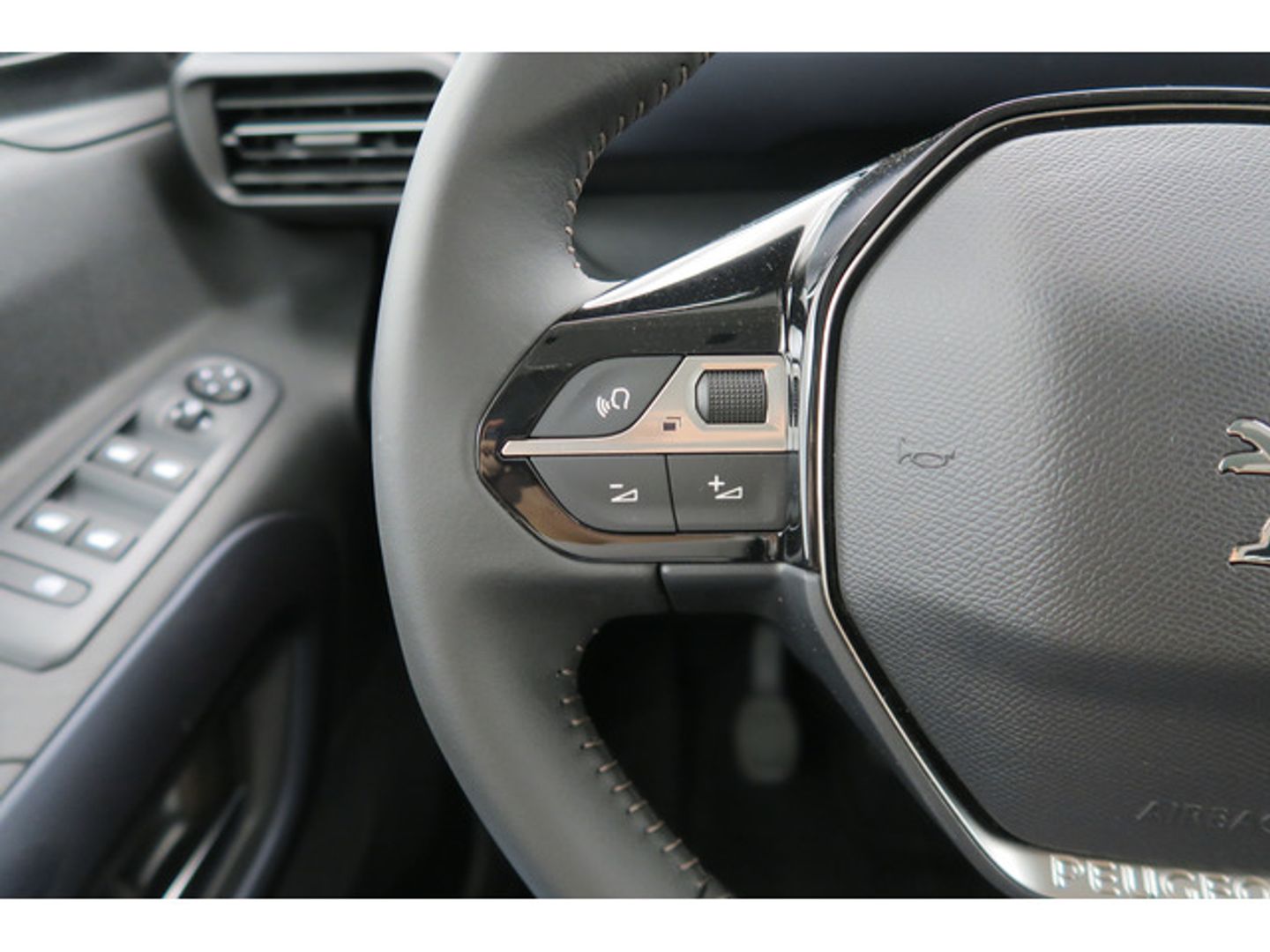 Peugeot Rifter BlueHDi 100 Allure Business Standard 73 kW (100 CV)