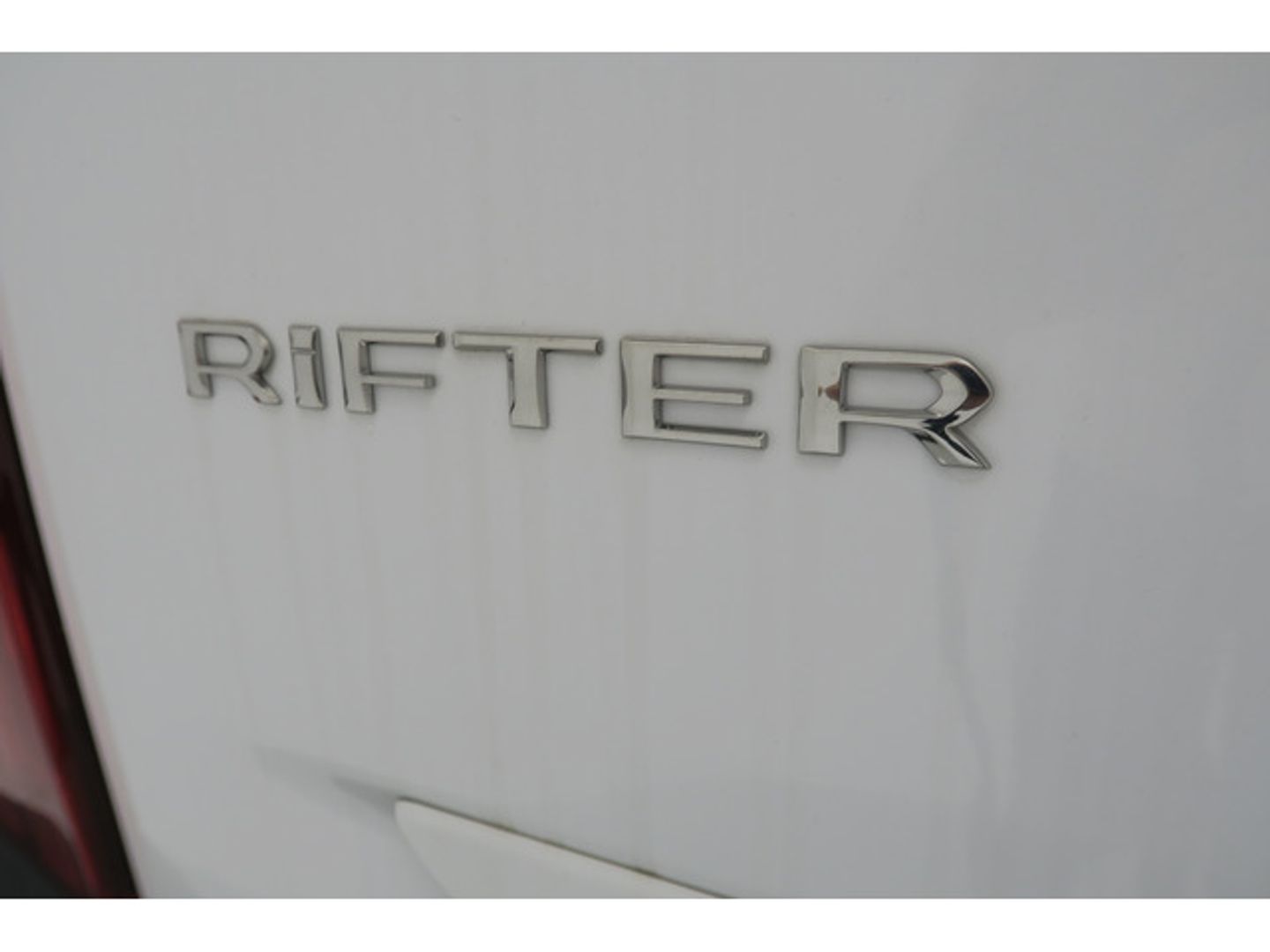 Peugeot Rifter BlueHDi 100 Allure Business Standard 73 kW (100 CV)
