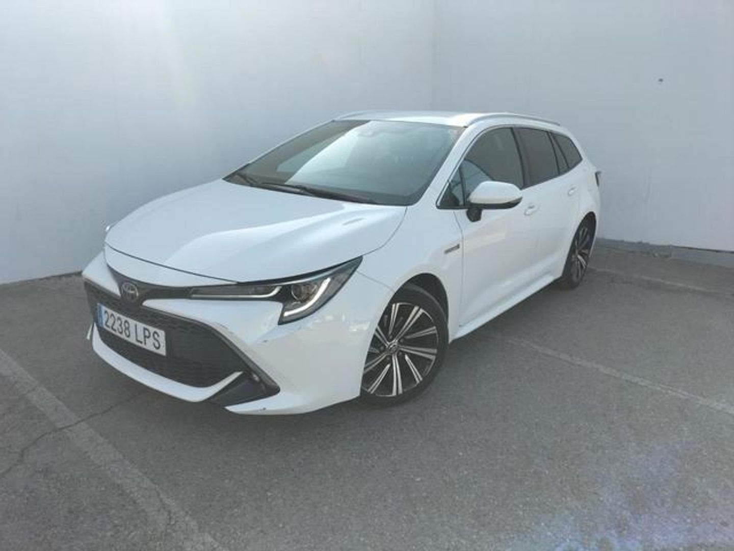 Toyota Corolla Touring Sports 180H Style E-CVT 132 kW (180 CV) Blanco Familiar