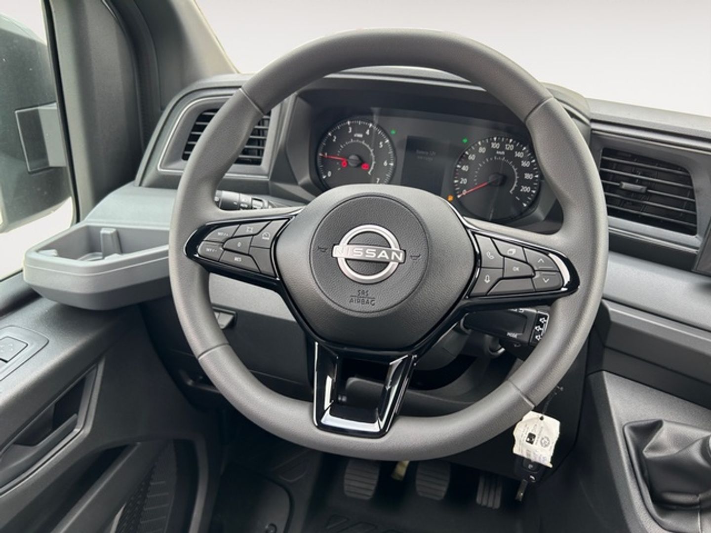 Nissan Interstar Furgon 2.3 dCi N-Connecta L2H2 3,5 T FWD 96 kW (130 CV)