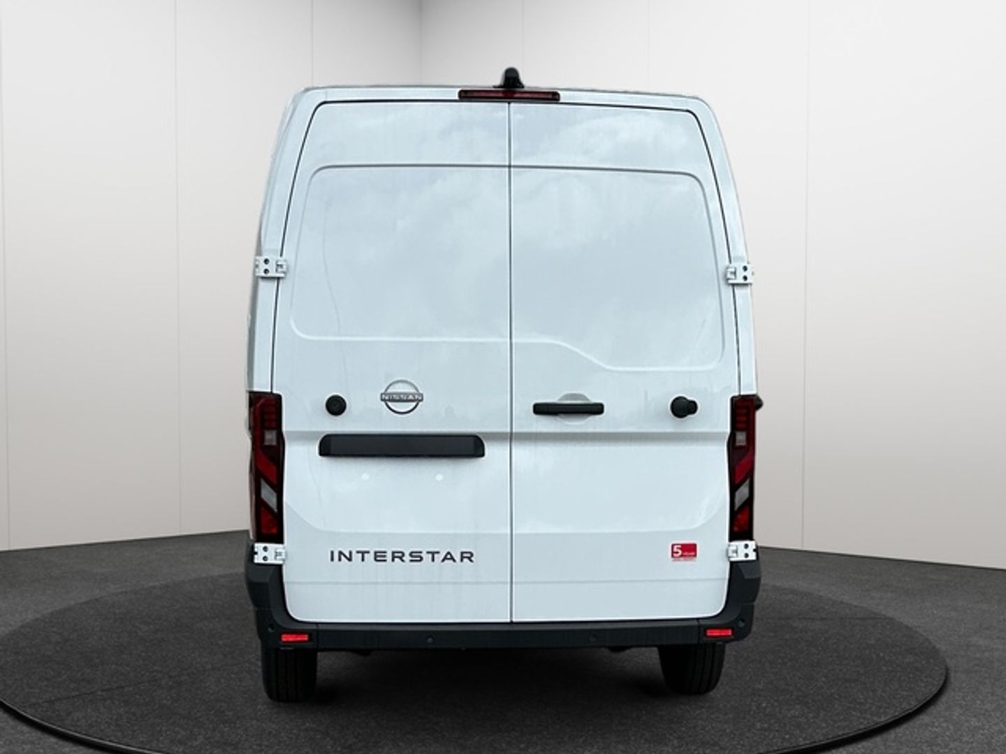 Nissan Interstar Furgon 2.3 dCi N-Connecta L2H2 3,5 T FWD 96 kW (130 CV)