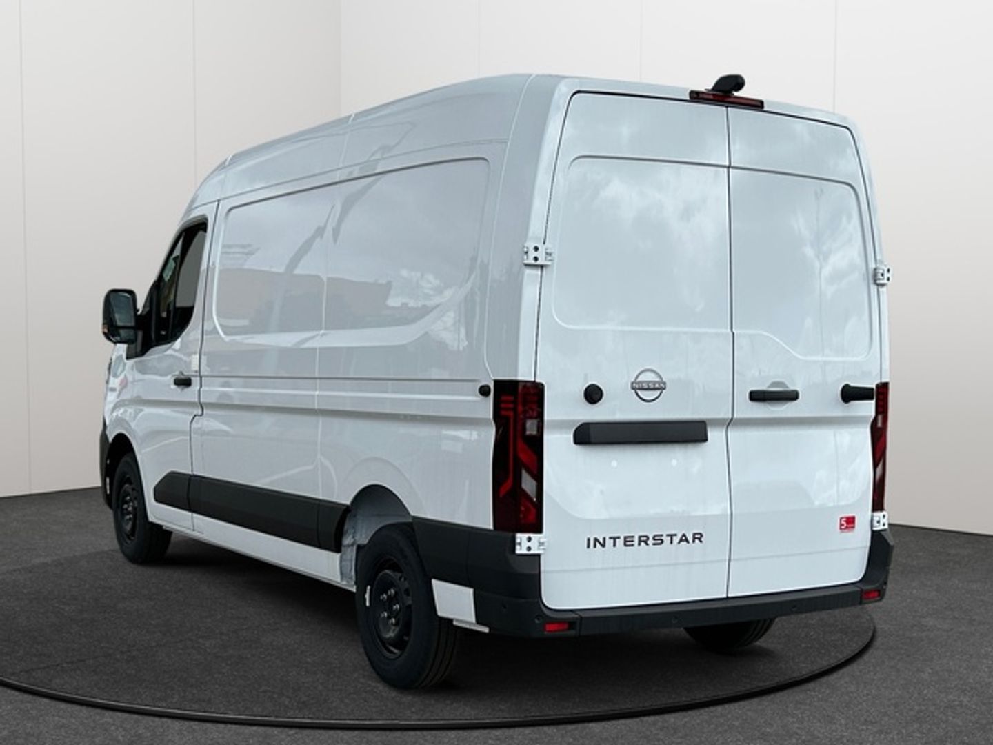 Nissan Interstar Furgon 2.3 dCi N-Connecta L2H2 3,5 T FWD 96 kW (130 CV)
