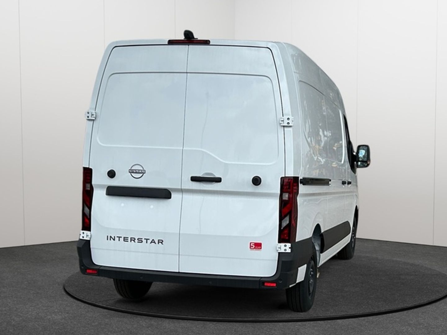 Nissan Interstar Furgon 2.3 dCi N-Connecta L2H2 3,5 T FWD 96 kW (130 CV)