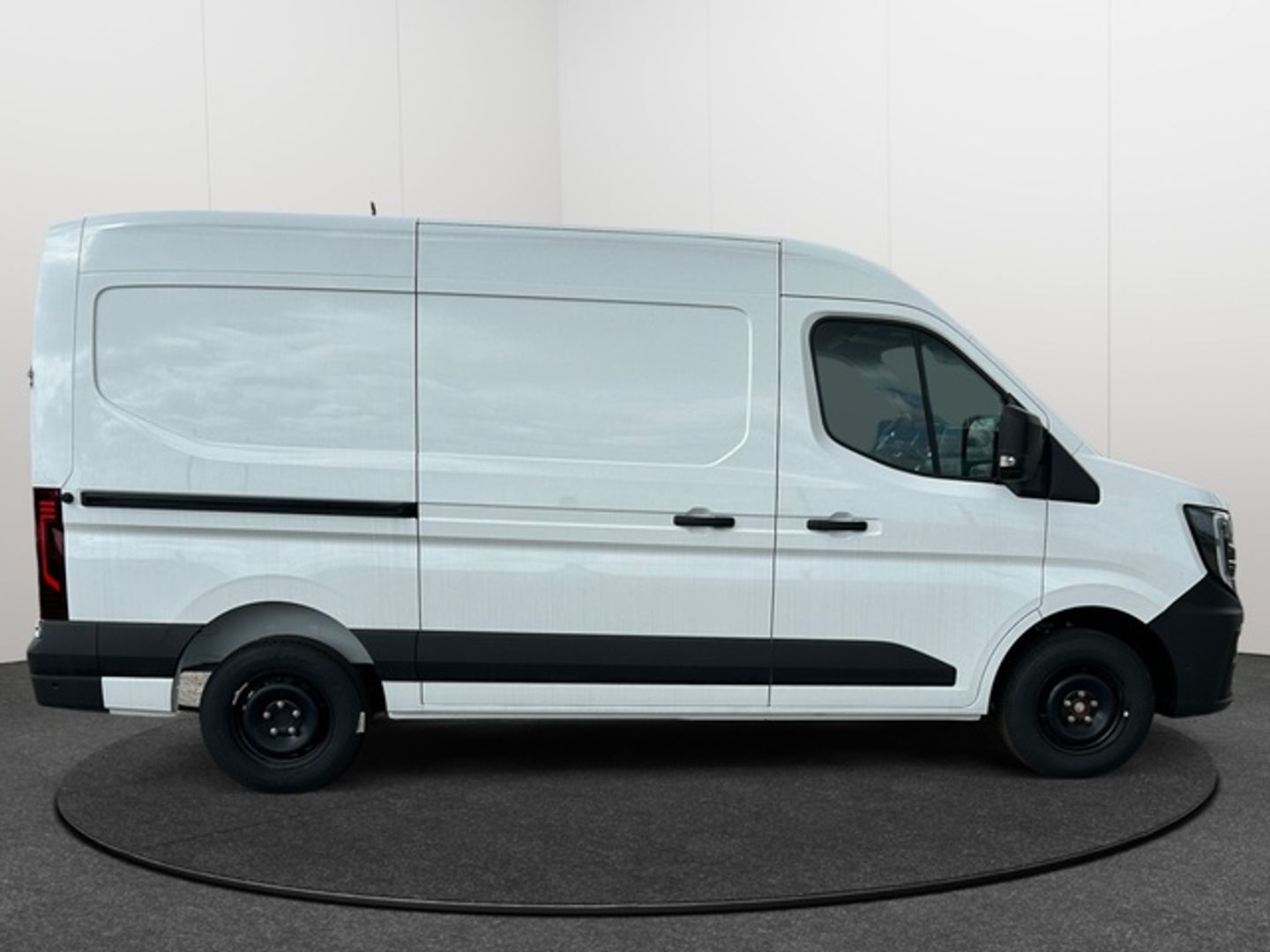 Nissan Interstar Furgon 2.3 dCi N-Connecta L2H2 3,5 T FWD 96 kW (130 CV)