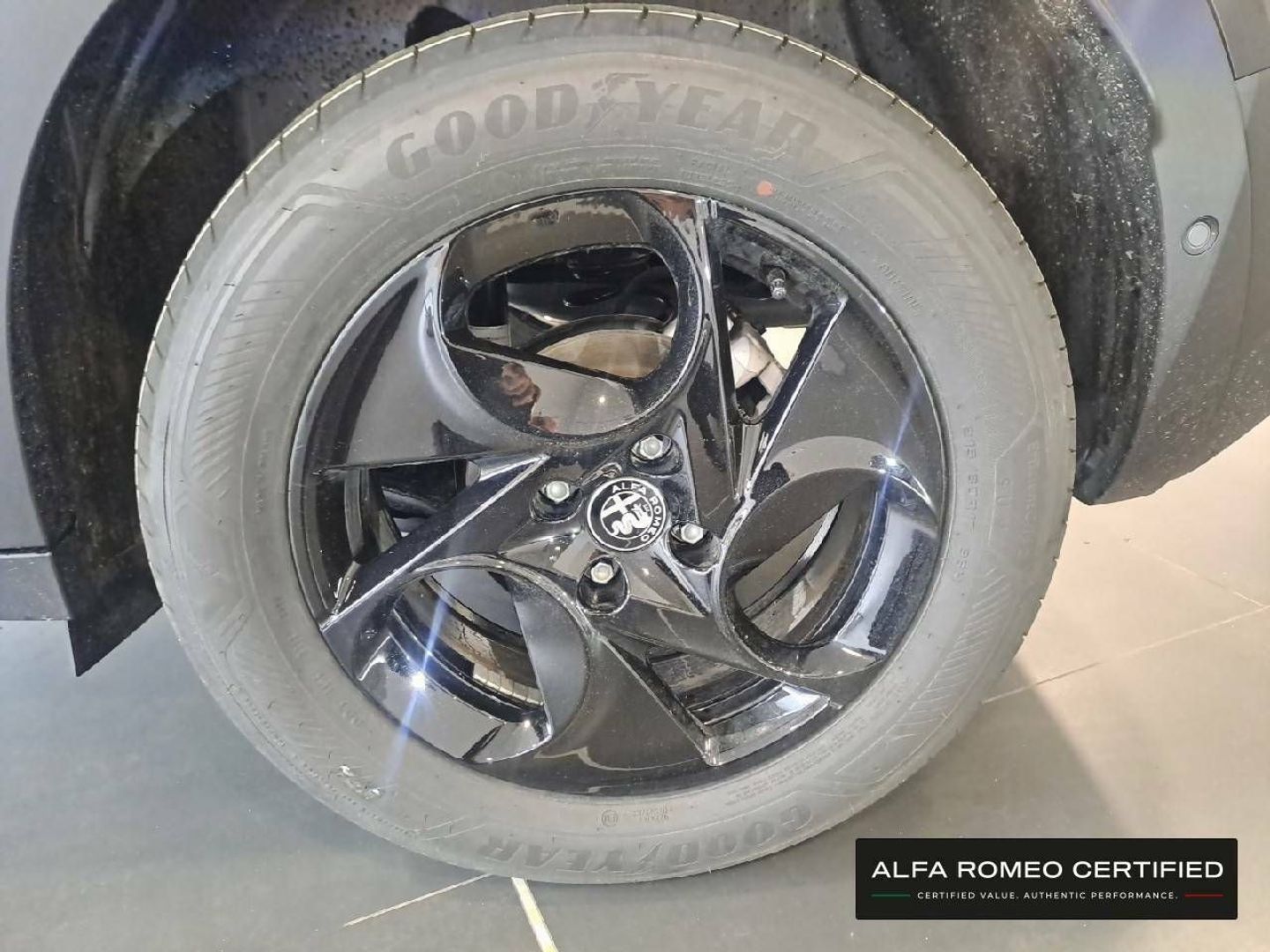 Alfa Romeo Junior 1.2 Ibrida 100 kW (136 CV)
