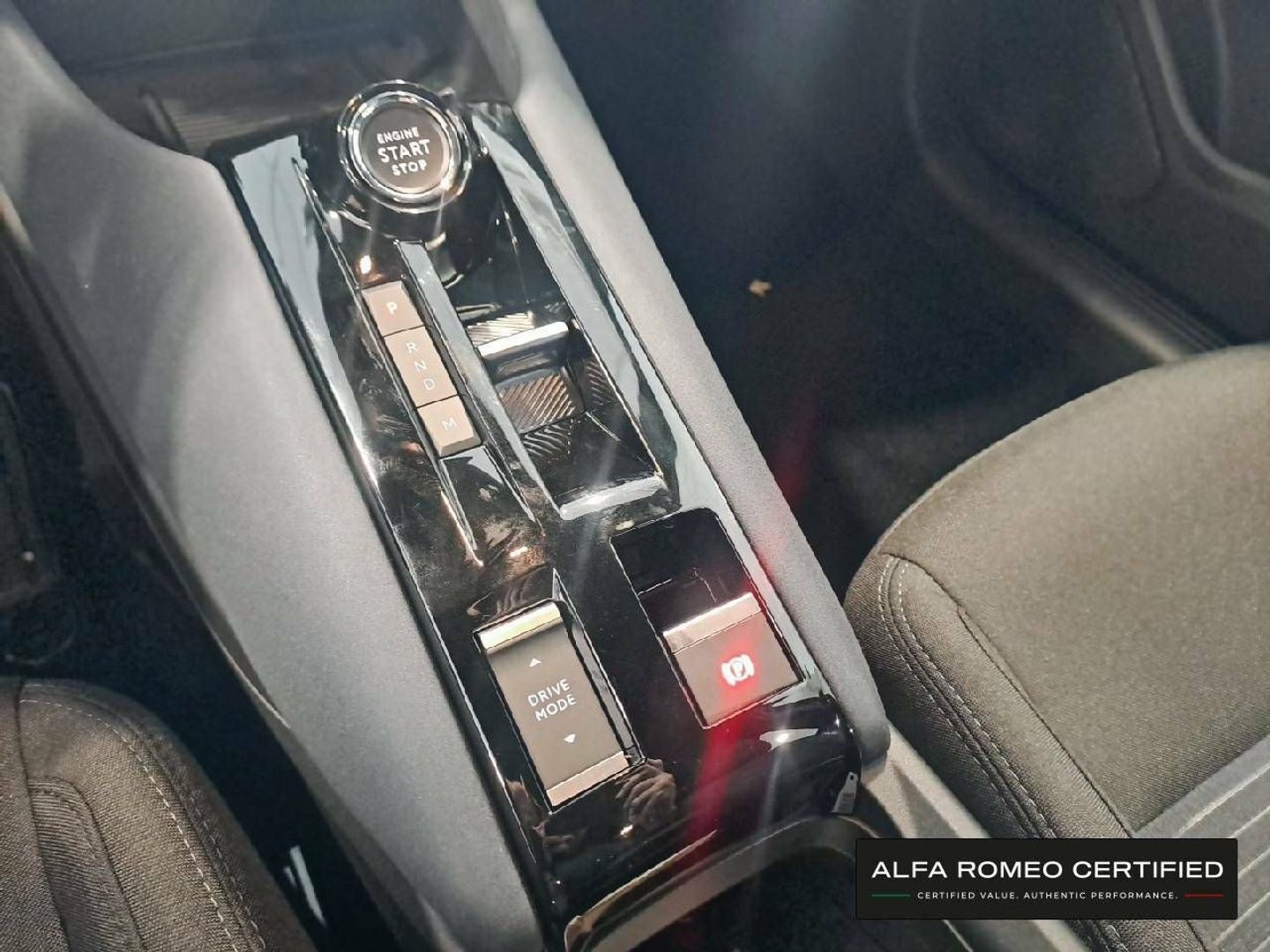 Alfa Romeo Junior 1.2 Ibrida 100 kW (136 CV)