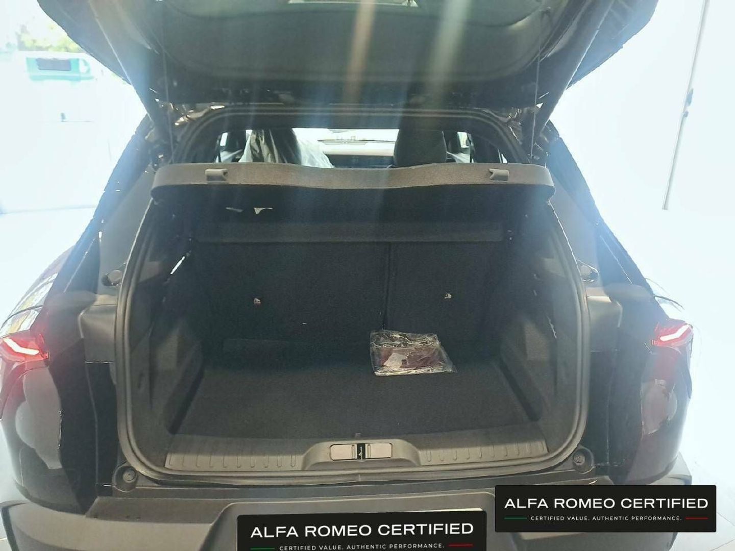 Alfa Romeo Junior 1.2 Ibrida 100 kW (136 CV)