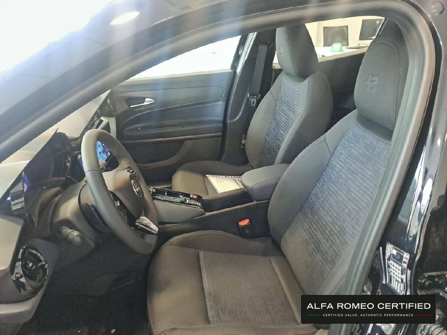 Alfa Romeo Junior 1.2 Ibrida 100 kW (136 CV)