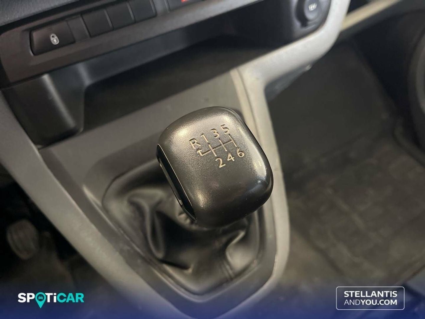 Peugeot Expert Combi BlueHDi 120 S&S Standard 88 kW (120 CV)