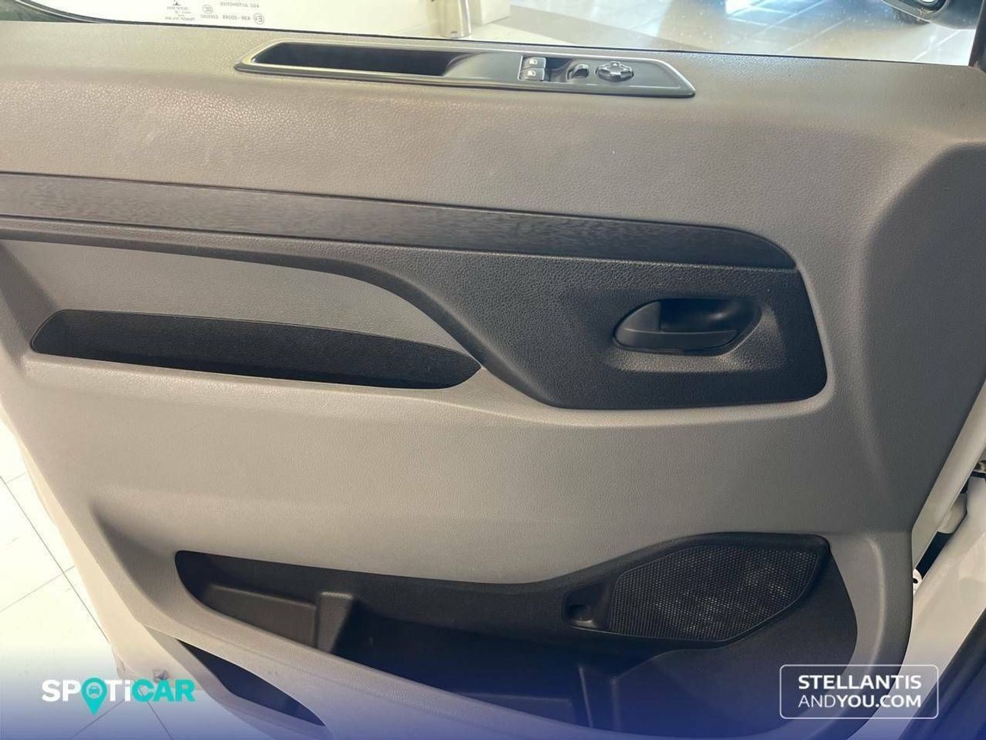 Peugeot Expert Combi BlueHDi 120 S&S Standard 88 kW (120 CV)