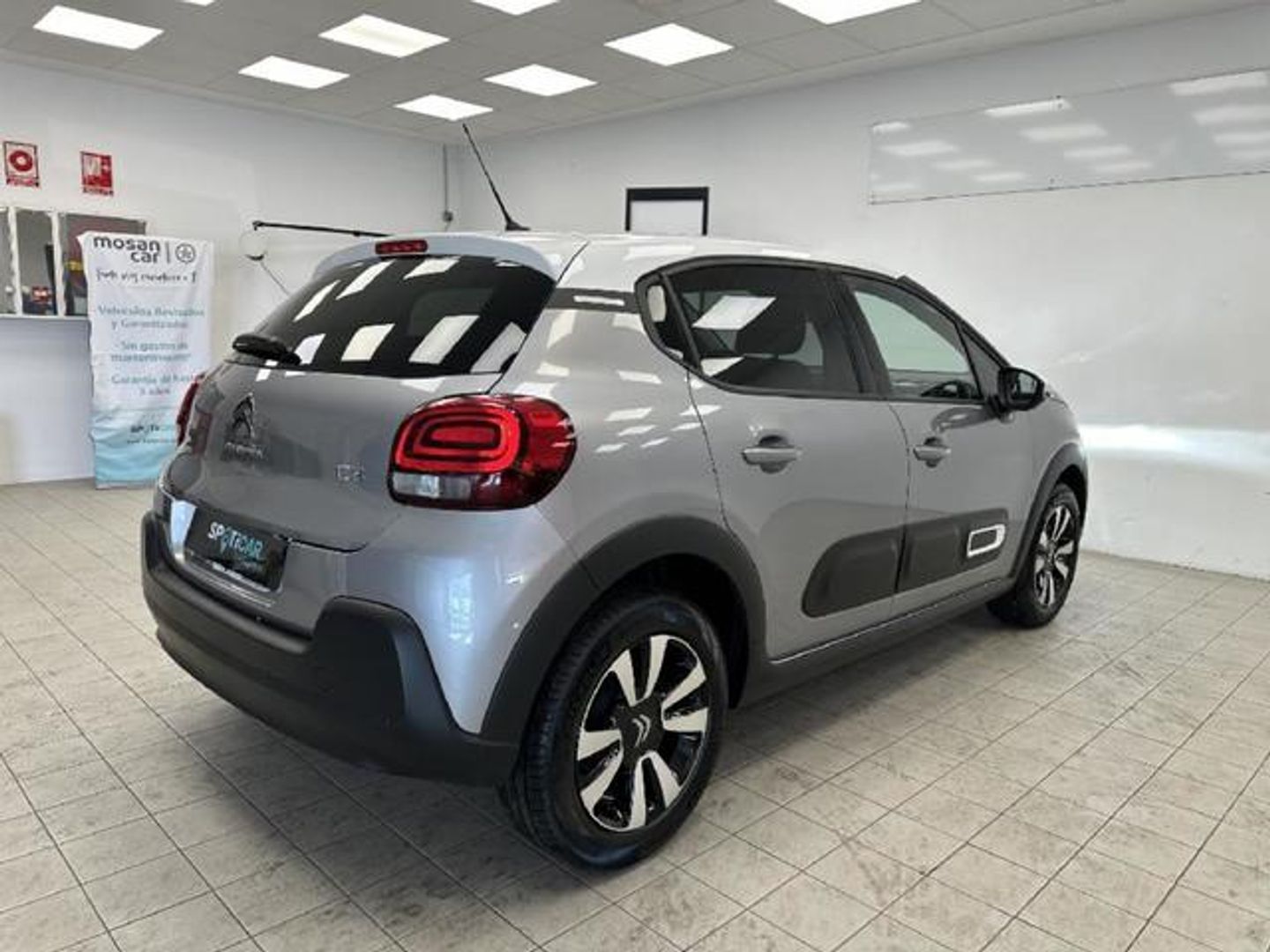 Citroen C3 PureTech 82 Shine 61 kW (83 CV)