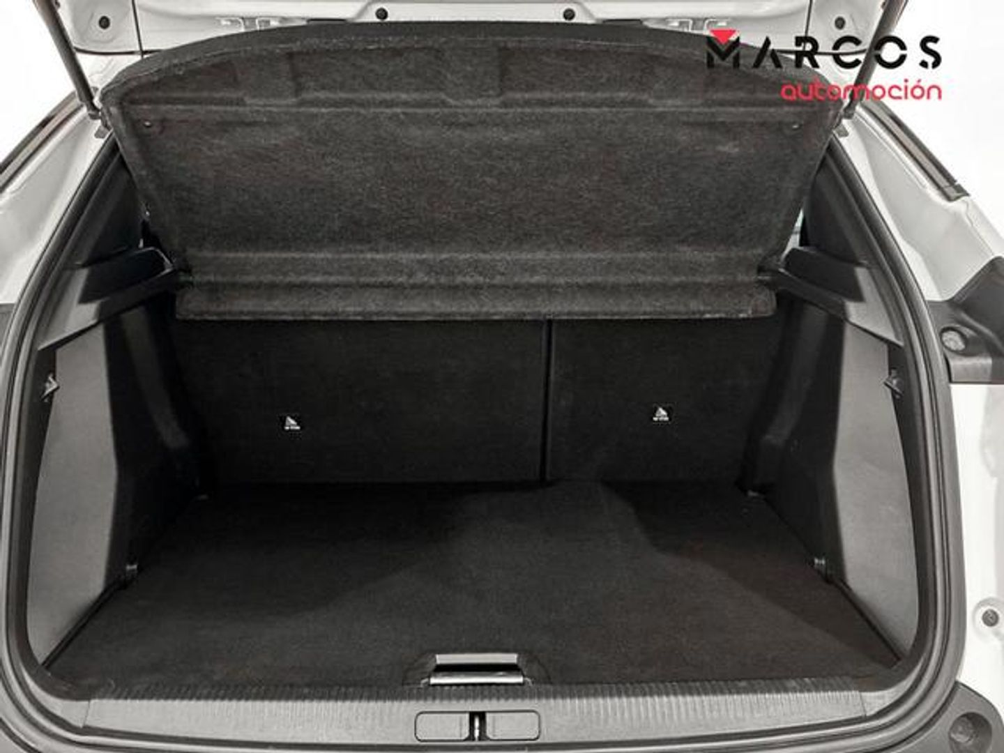 Peugeot 2008 PureTech 130 S&S Allure Pack EAT8 96 kW (130 CV)
