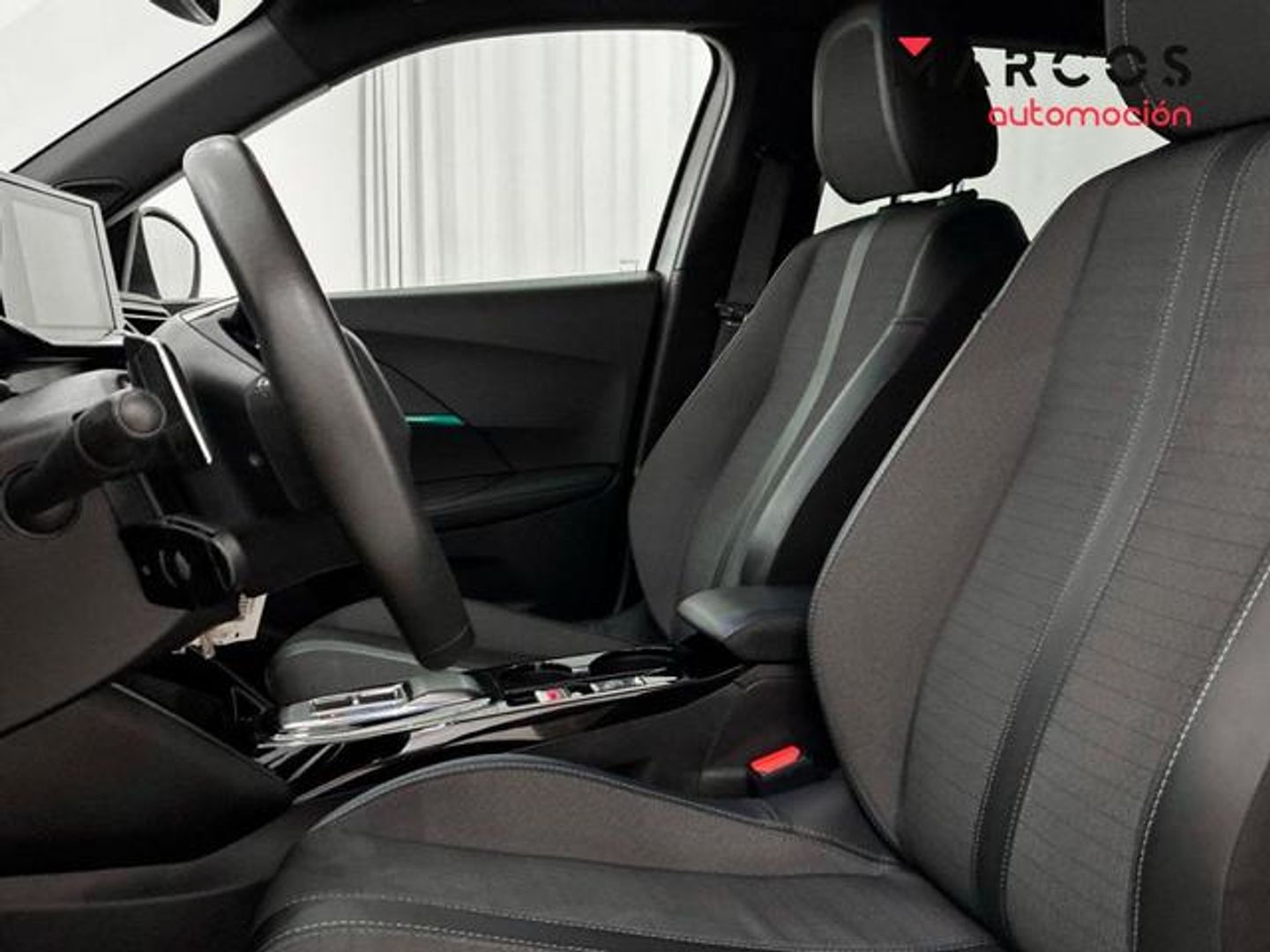 Peugeot 2008 PureTech 130 S&S Allure Pack EAT8 96 kW (130 CV)