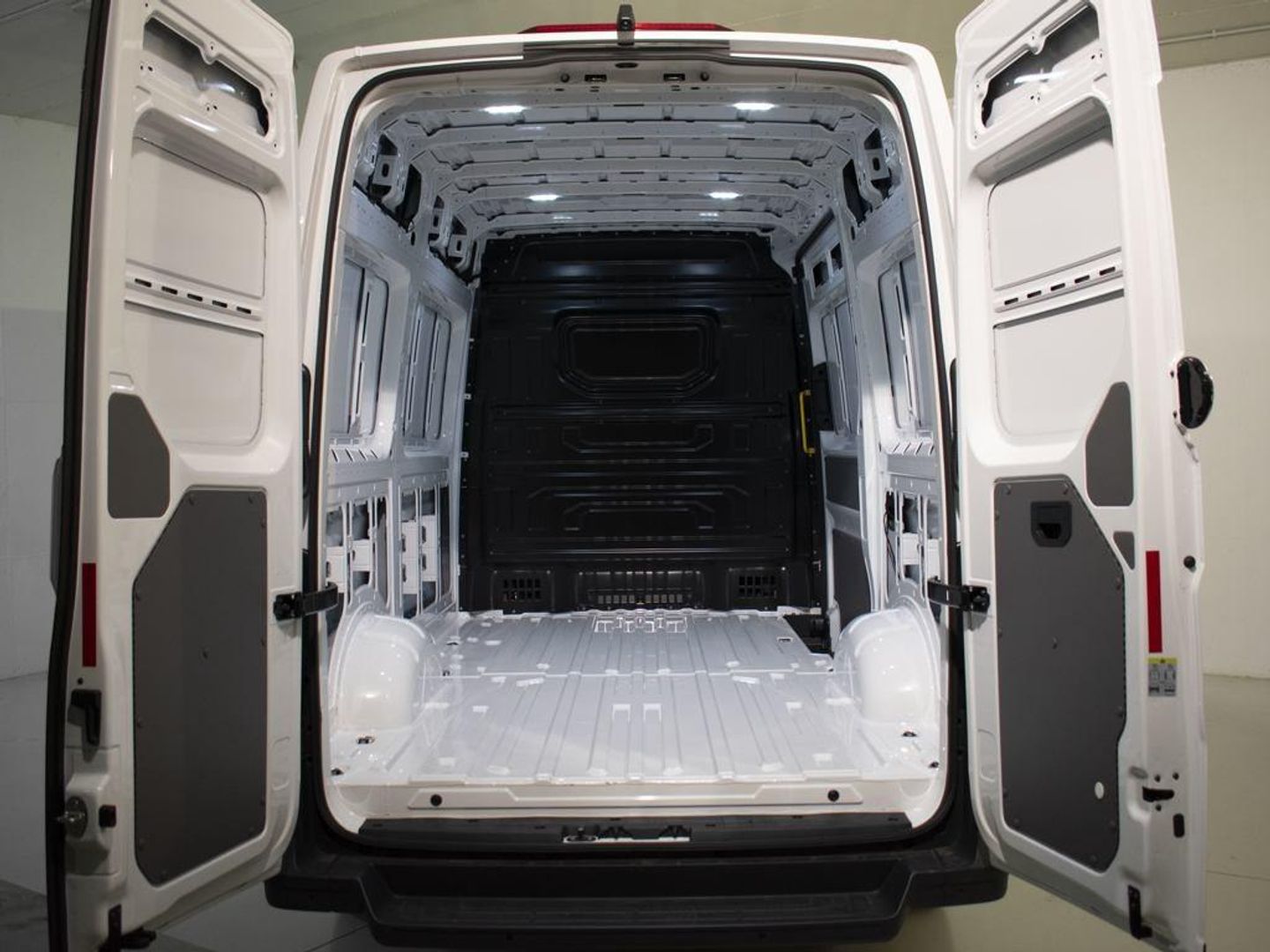 Volkswagen Crafter Furgon Batalla Media TN 2.0 TDI 103 kW (140 CV) 3.500