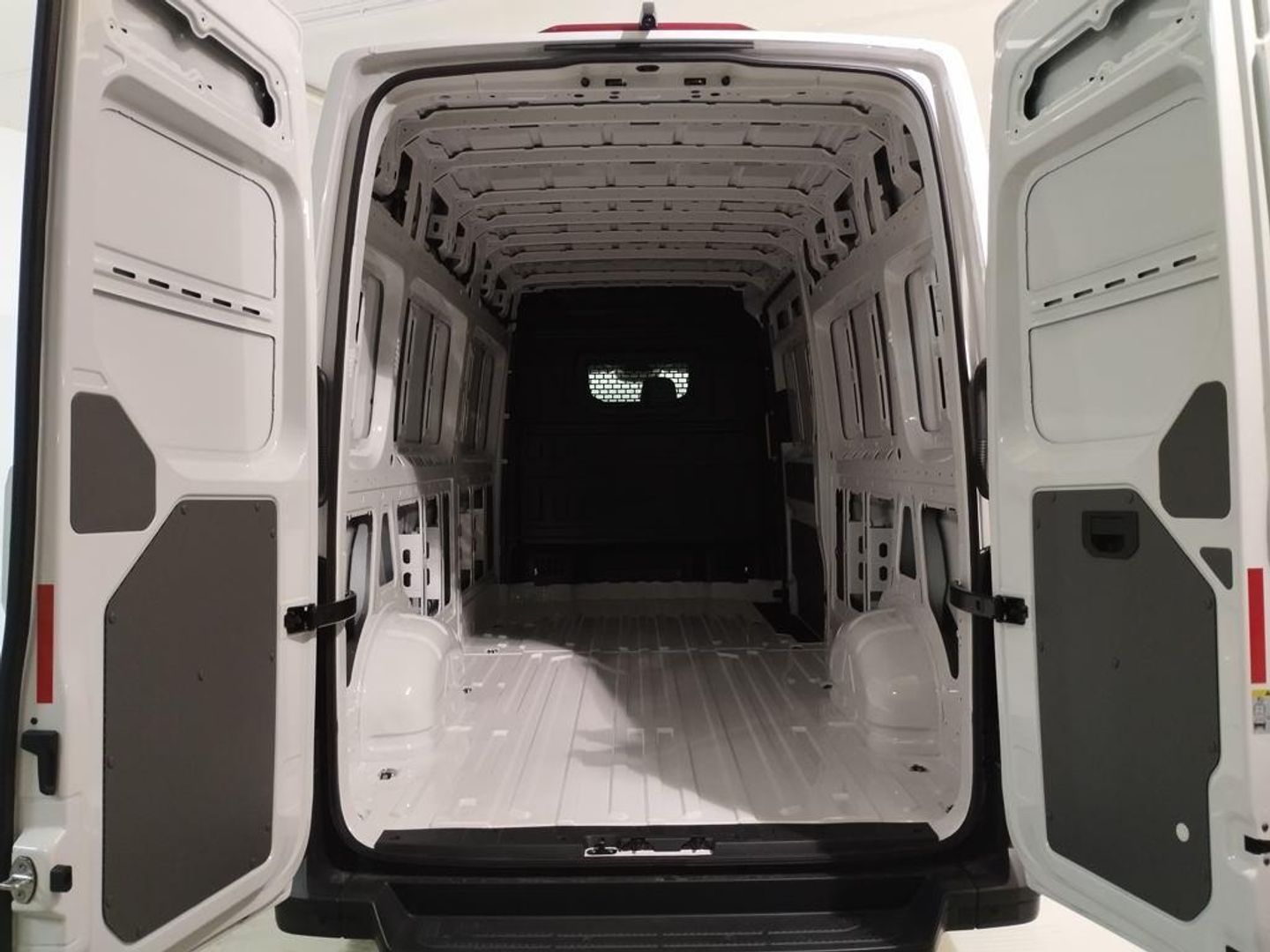 Volkswagen Crafter Furgon Batalla Larga TA 2.0 TDI 103 kW (140 CV) 3.500
