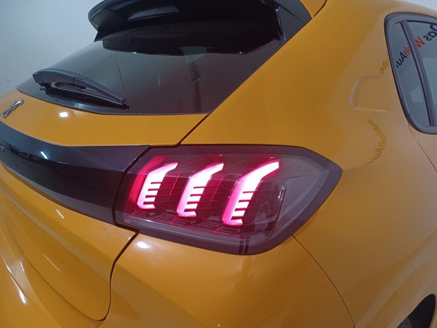 Peugeot 208 PureTech 100 Allure Pack 75 kW (100 CV)