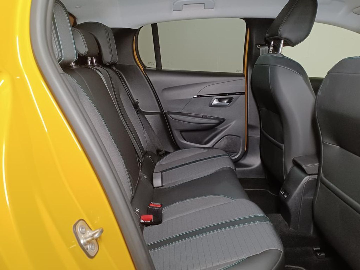 Peugeot 208 PureTech 100 Allure Pack 75 kW (100 CV)
