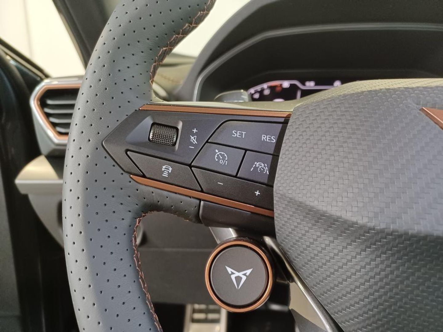 CUPRA Formentor 1.4 e-Hybrid VZ DSG 180 kW (245 CV)