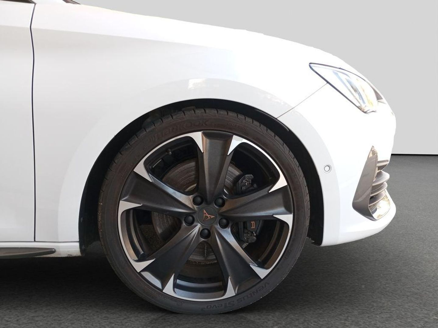 CUPRA Leon Sportstourer 2.0 TSI VZ CUP DSG 221 kW (300 CV)