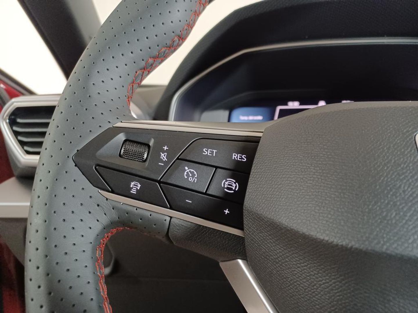 SEAT León 1.5 eTSI S&S FR Special Edition DSG 110 kW (150 CV)