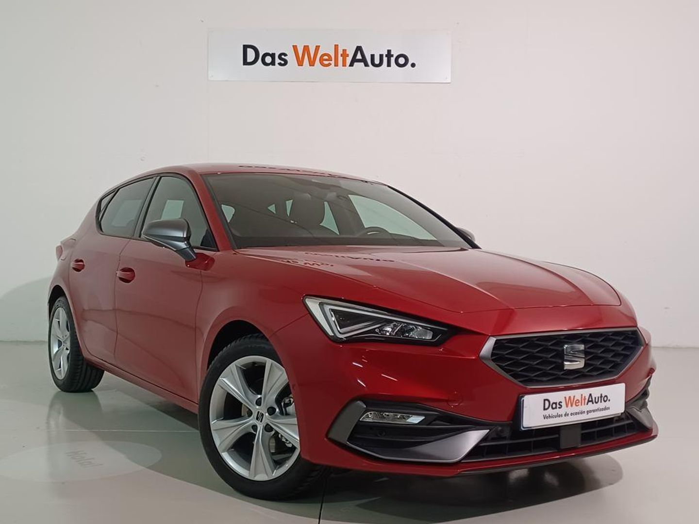 SEAT León 1.5 eTSI S&S FR Special Edition Vision DSG 110 kW (150 CV) Rojo Sedan