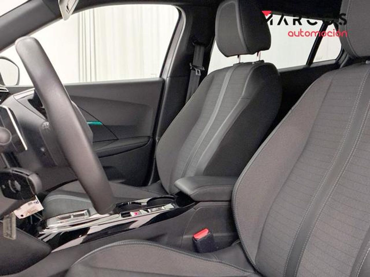 Peugeot 2008 PureTech 130 S&S Allure Pack EAT8 96 kW (130 CV)