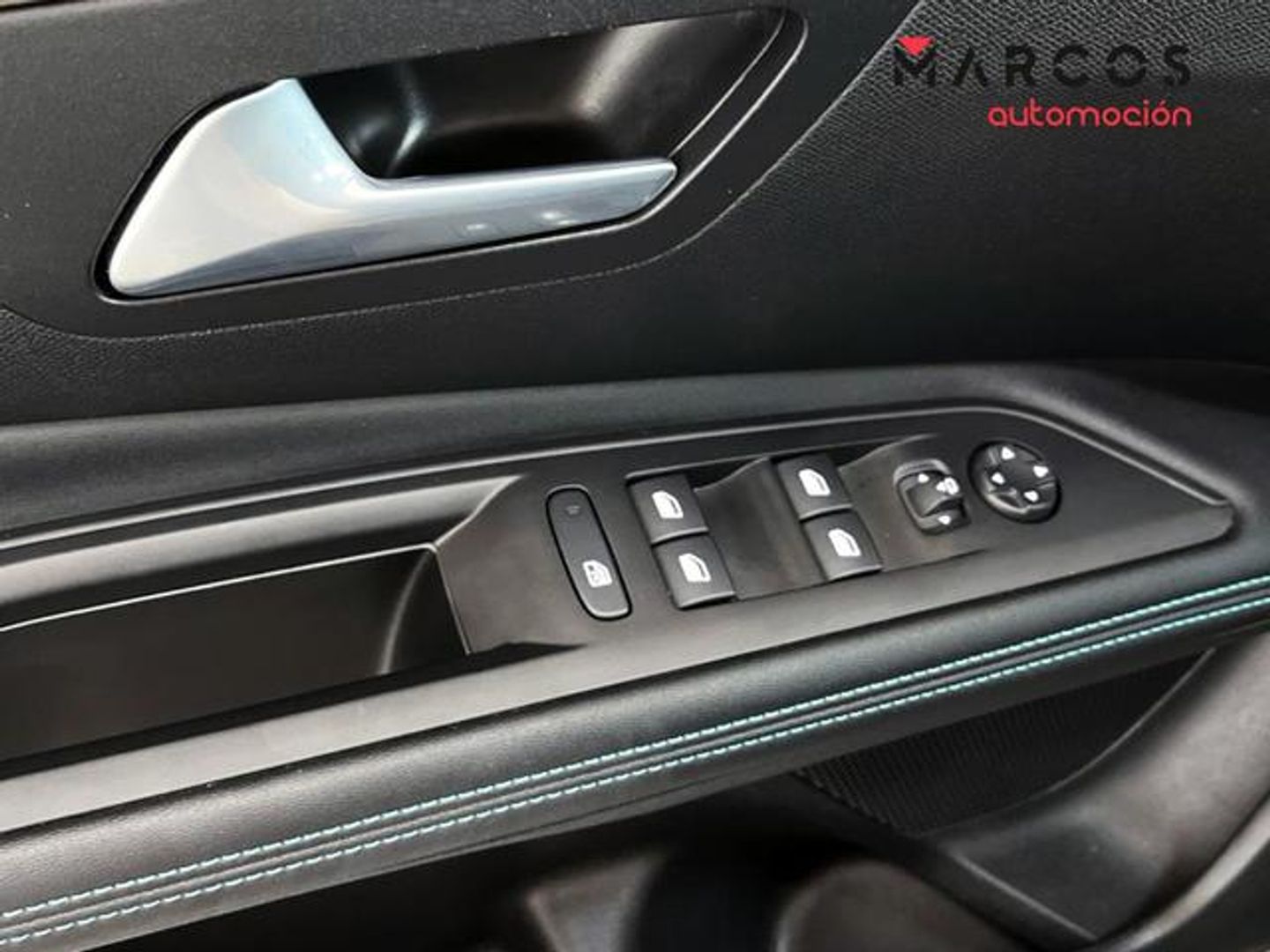 Peugeot 3008 Hybrid 136 Allure Pack eDCS6 100 kW (136 CV)