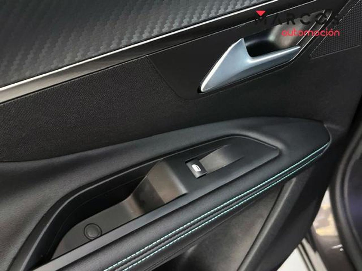 Peugeot 3008 Hybrid 136 Allure Pack eDCS6 100 kW (136 CV)