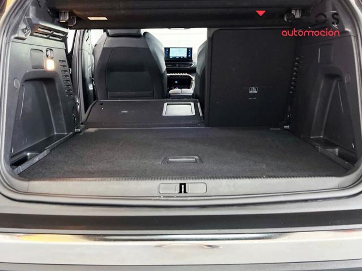 Peugeot 3008 Hybrid 136 Allure Pack eDCS6 100 kW (136 CV)