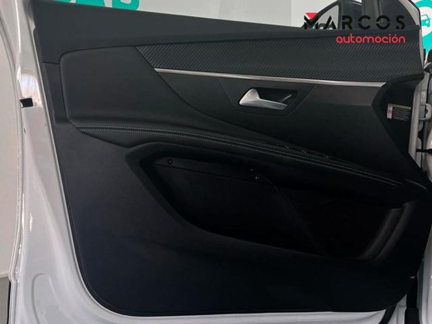 Peugeot 3008 Hybrid 136 Allure Pack eDCS6 100 kW (136 CV)
