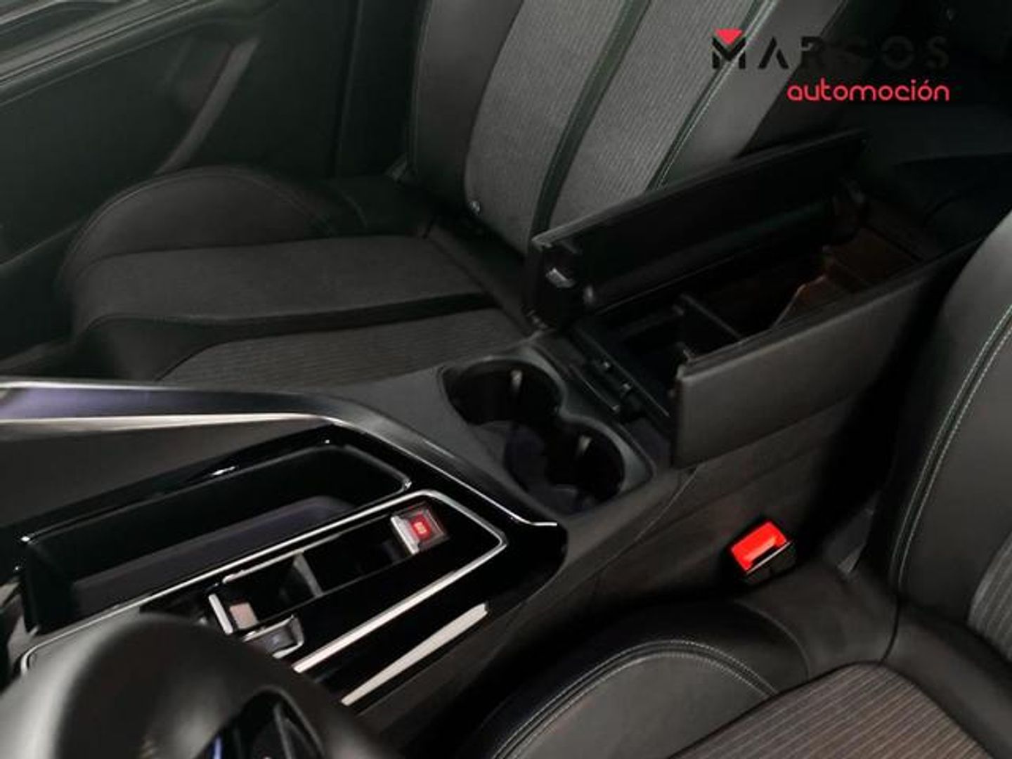 Peugeot 3008 Hybrid 136 Allure Pack eDCS6 100 kW (136 CV)