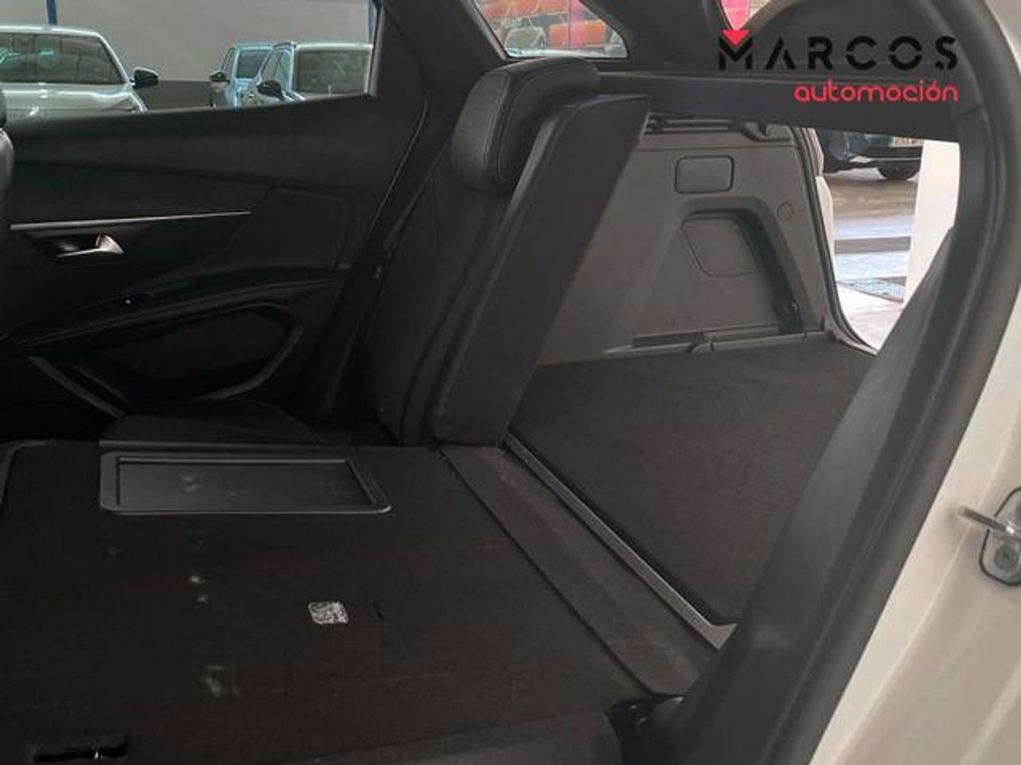 Peugeot 3008 Hybrid 136 Allure Pack eDCS6 100 kW (136 CV)