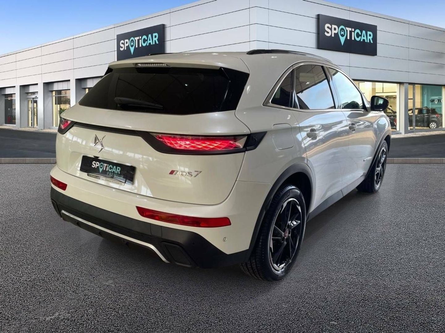 DS DS7 Crossback BlueHDi 130 Performance Line+ AT 96 kW (130 CV)