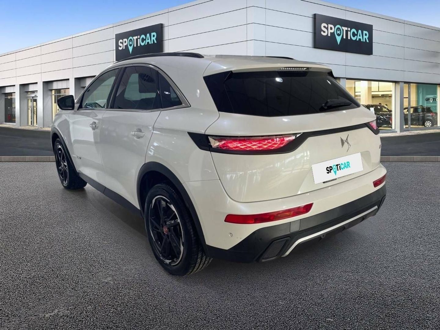 DS DS7 Crossback BlueHDi 130 Performance Line+ AT 96 kW (130 CV)