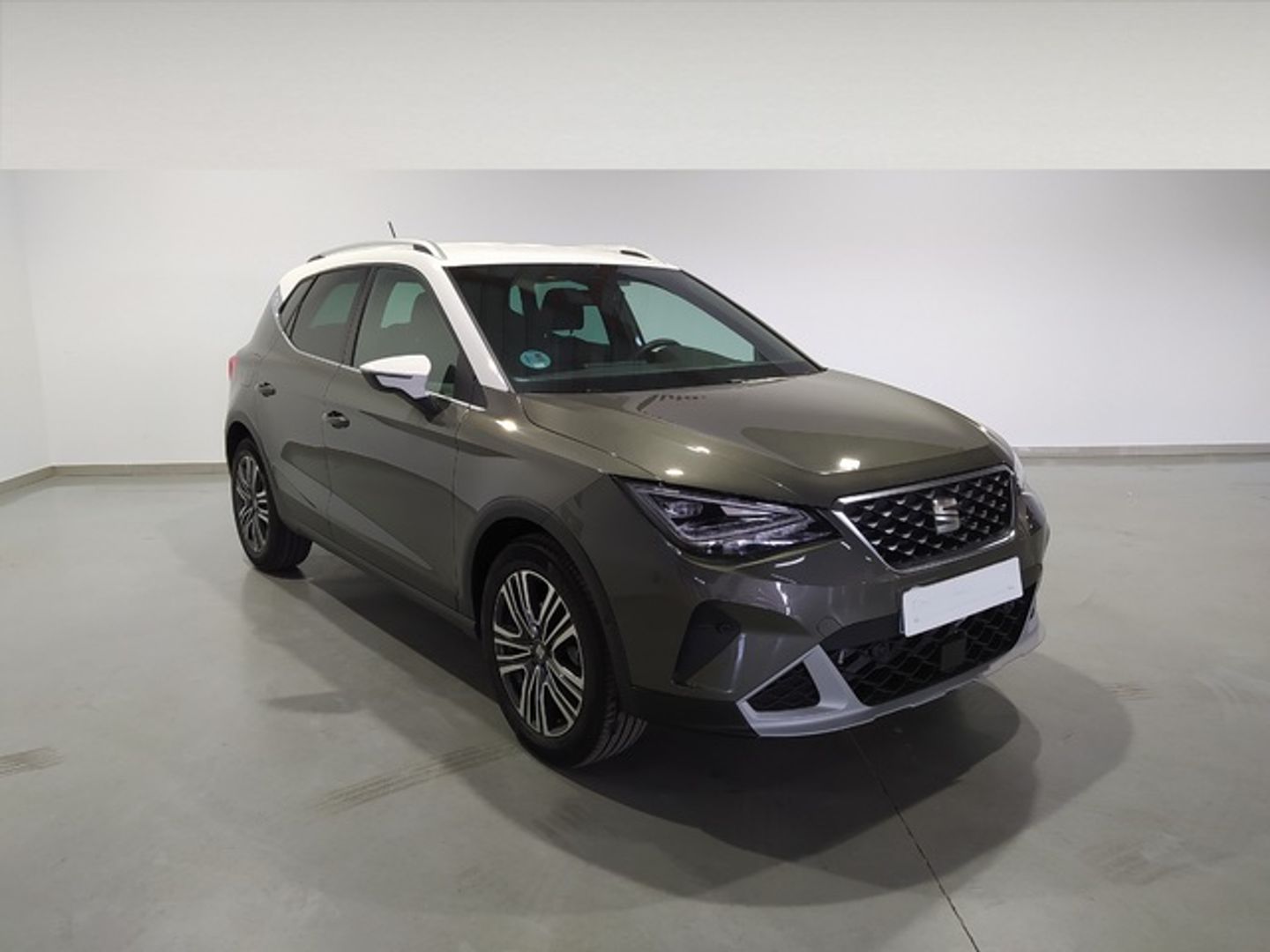 SEAT Arona 1.0 TSI S&S Xperience XS 81 kW (110 CV) Gris All Terrain / Pick-up