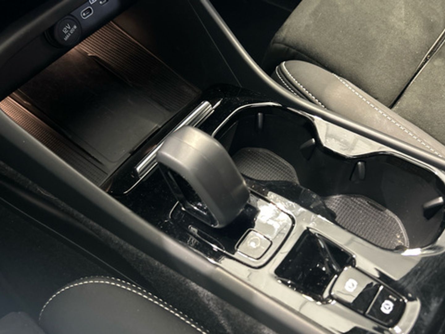 Volvo XC40 B3 G Black Edition+ Auto 120 kW (163 CV)